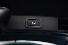 Jaguar F-PACE P550 V8 SVR