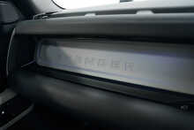 Land Rover Defender 110 D250 MHEV XS Edition