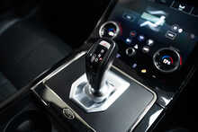 Land Rover Range Rover Evoque D180 R-Dynamic HSE