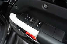 Land Rover Defender 90 D250 MHEV X-Dynamic HSE