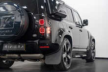 Land Rover Defender 110 D250 MHEV XS Edition