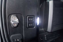 Land Rover Defender 110 D250 MHEV XS Edition