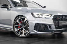 Audi RS4 Avant TFSI V6