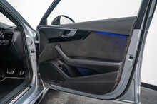 Audi RS4 Avant TFSI V6