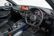 Audi RS4 Avant TFSI V6