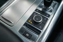 Land Rover Range Rover Sport P575 V8 SVR