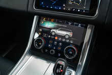 Land Rover Range Rover Sport P575 V8 SVR