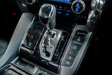 Toyota Alphard .2.5 MPV