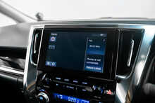 Toyota Alphard .2.5 MPV