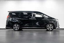 Toyota Alphard .2.5 MPV