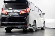 Toyota Alphard .2.5 MPV