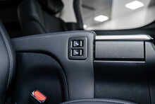 Toyota Alphard .2.5 MPV