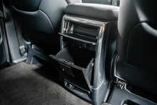 Toyota Alphard .2.5 MPV