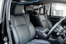 Toyota Alphard .2.5 MPV