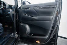 Toyota Alphard .2.5 MPV