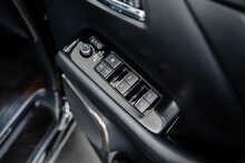 Toyota Alphard .2.5 MPV