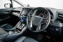 Toyota Alphard .2.5 MPV