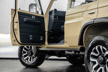 Toyota Land Cruiser .4X4