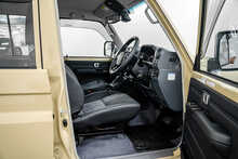 Toyota Land Cruiser .4X4