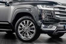 Toyota Land Cruiser ZX300