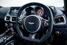 Aston Martin Vantage V8