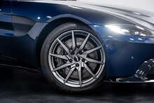 Aston Martin Vantage V8