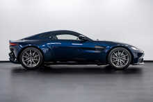 Aston Martin Vantage V8