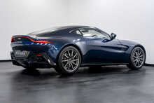 Aston Martin Vantage V8