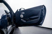 Aston Martin Vantage V8