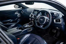 Aston Martin Vantage V8