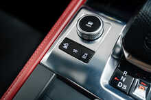 Jaguar F-PACE P550 V8 SVR