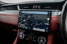 Jaguar F-PACE P550 V8 SVR