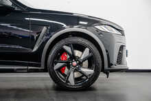 Jaguar F-PACE P550 V8 SVR