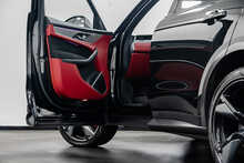 Jaguar F-PACE P550 V8 SVR