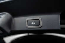 Jaguar F-PACE P550 V8 SVR