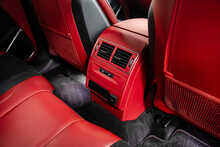 Jaguar F-PACE P550 V8 SVR