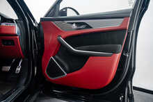 Jaguar F-PACE P550 V8 SVR