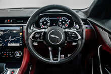 Jaguar F-PACE P550 V8 SVR