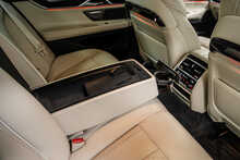 BMW 7 Series 730d MHT M Sport