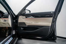 BMW 7 Series 730d MHT M Sport