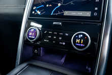 Land Rover Discovery D300 MHEV R-Dynamic HSE