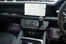 Land Rover Defender 90 P525 V8 Carpathian Edition