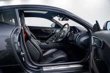 Jaguar F-Type V6 Chequered Flag