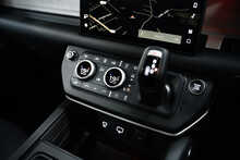 Land Rover Defender 90 D250 MHEV X-Dynamic HSE