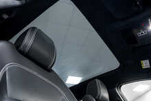 Jaguar E-PACE D204 MHEV R-Dynamic Black