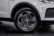 Jaguar E-PACE D204 MHEV R-Dynamic Black