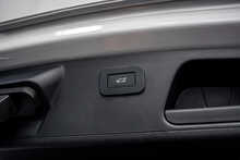 Jaguar E-PACE D204 MHEV R-Dynamic Black