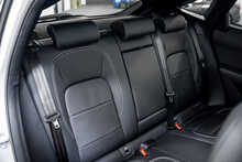 Jaguar E-PACE D204 MHEV R-Dynamic Black