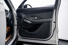 Jaguar E-PACE D204 MHEV R-Dynamic Black