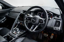 Jaguar E-PACE D204 MHEV R-Dynamic Black